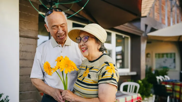 cuándo-es-el-día-de-regalar-flores-amarillas-y-por-qué-se-hace-cuerpo