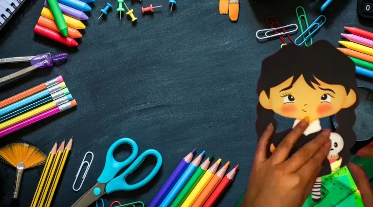Manualidades de Merlina 3 ideas para hacer tus propios personajes.jpg