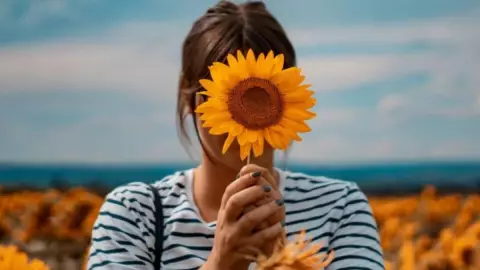 ¿Por qué se regalan flores amarillas el 21 de septiembre?