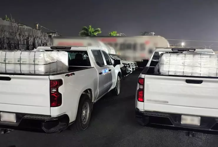 Más de mil litros de metanfetamina y mercancía ilegal asegurada en megaoperativo de la FGR