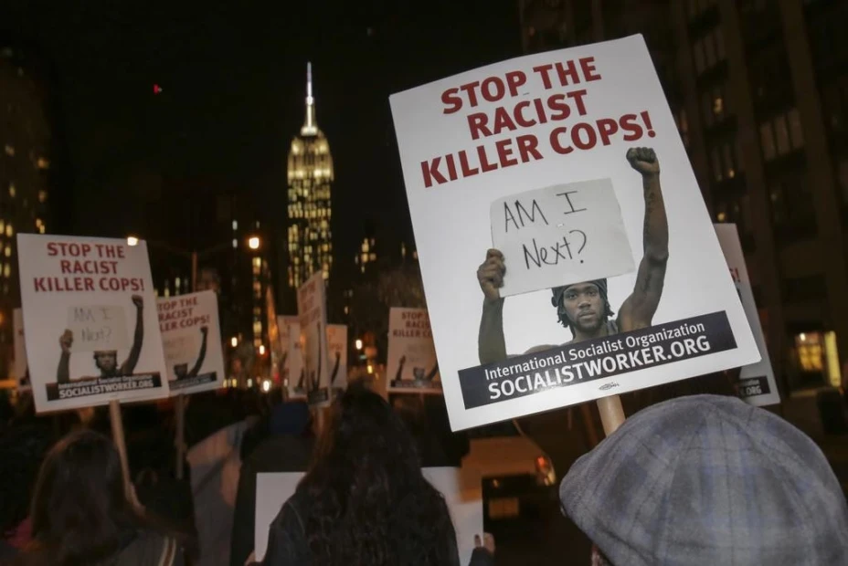 La policía de Los Angeles detuvo a 150 personas que protestan por el caso Ferguson