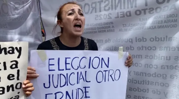 Protesta en la Suprema Corte ciudadanos rechazan toma de posesión de ministros