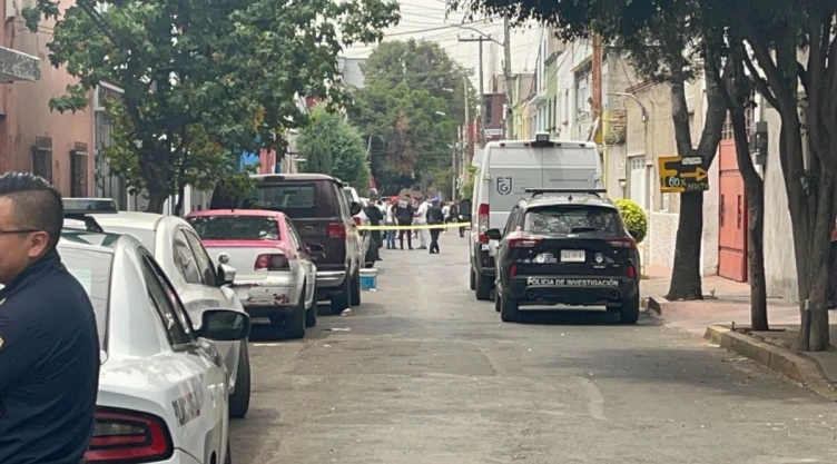 ¡10 de mayo violento! Acuchillan a joven en la coloni Pensil Norte, CDMX