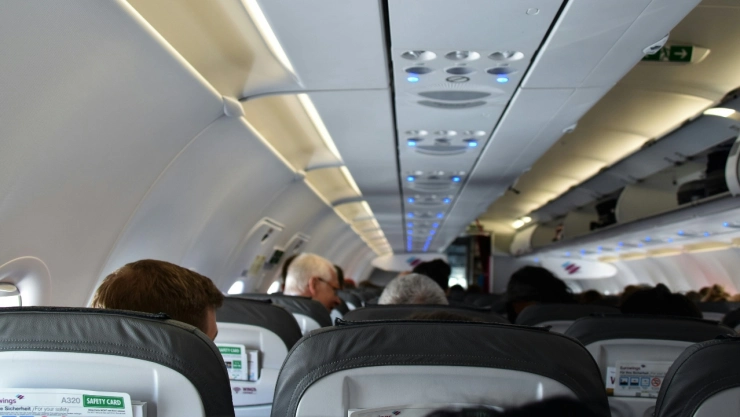 RyanAir pide una suma como reparación del daño.