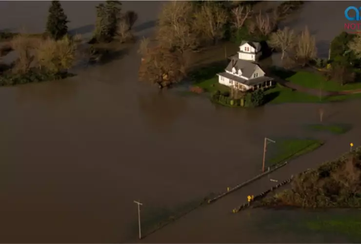 Hasta 100,000 personas en alerta por evacuaciones en Washington