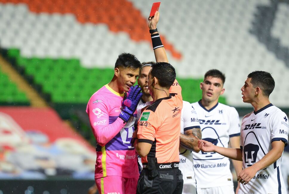 Alfredo Talavera expulsado César Ramos