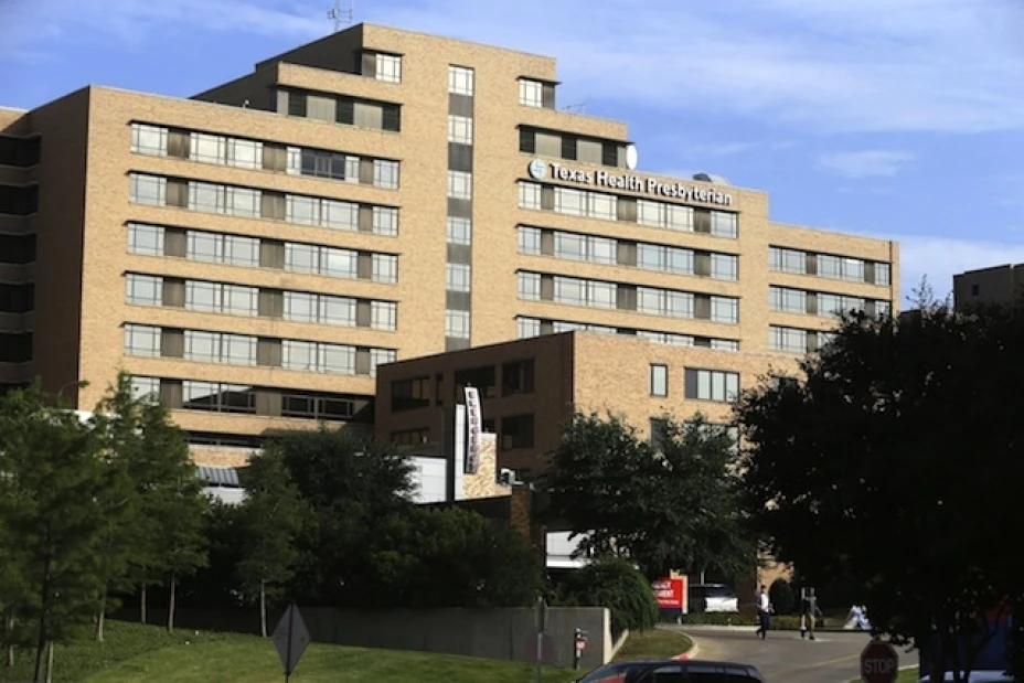 Vista del Hospital Texas Health Presbyterian el martes 30 de septiembre de 2014. Funcionarios federales de salud han confirmado que un paciente no identificado que recibe tratamiento en la instalación es el primer caso de ébola diagnosticado en Estados Unidos