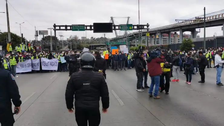Bloqueo aeropuerto.jpg