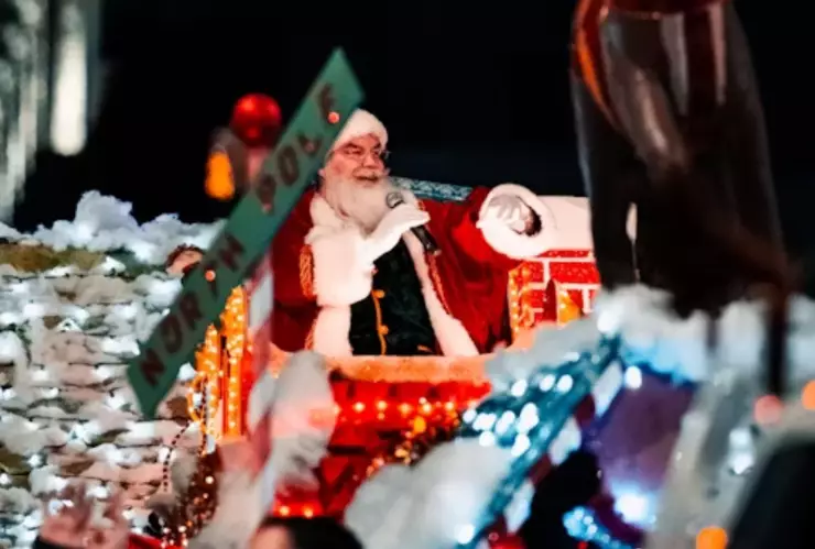 fechas horarios y ubicaciones de los desfiles navideños en querétaro 2024.jpg