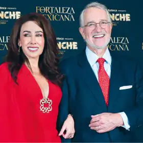 María Laura Medina de Salinas y Ricardo B. Salinas Pliego.