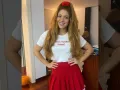 Shakira de rojo.jpg