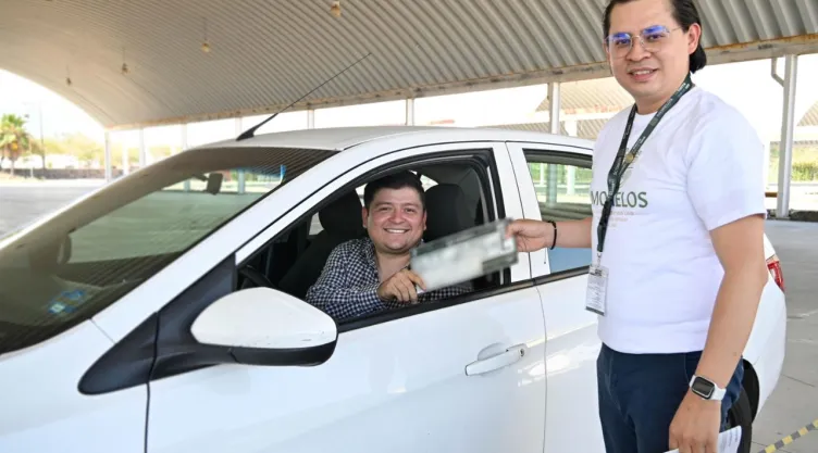 Entrega de 48 mil placas de circulación en Morelos.