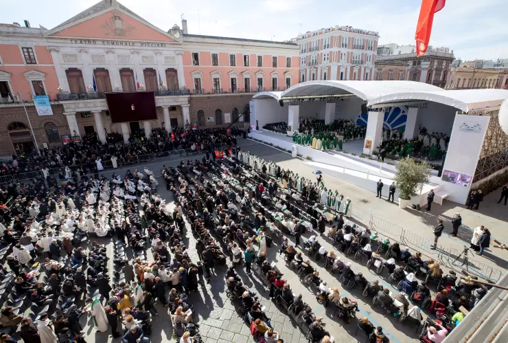 Pope Francis visits Bari