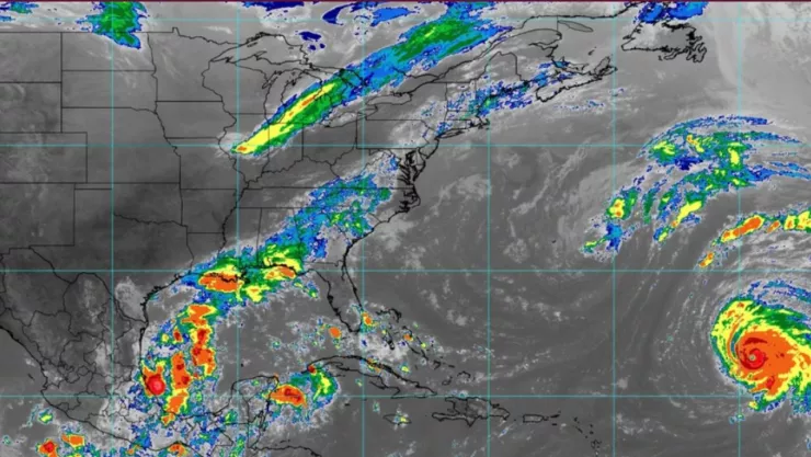 ¡Alerta por 2 huracanes! Kirk es categoría 4 y Leslie se avecina: ¿Cómo afectarán a México?