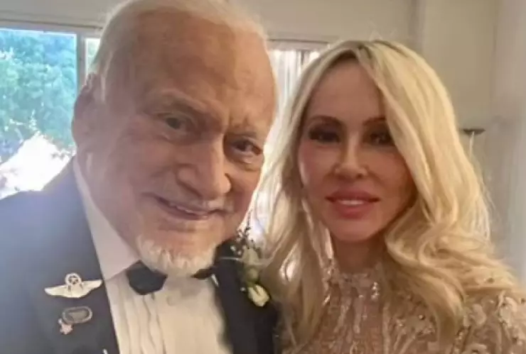El astronauta Edwin “Buzz” Aldrin, la segunda persona en pisar la Luna, se casó a sus 93 años.