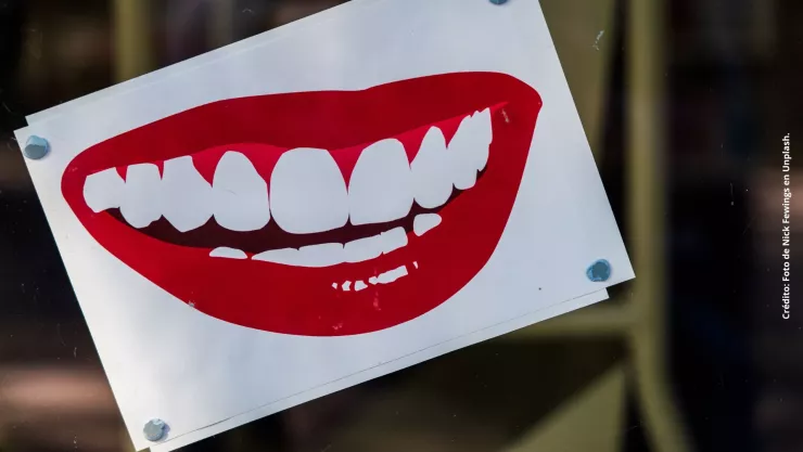 Estos son los h&aacute;bitos que da&ntilde;an tus dientes sin que te des cuenta.