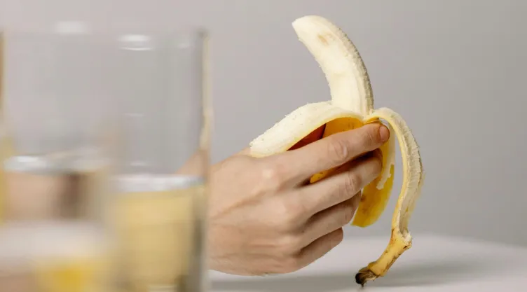 ¿Es realmente bueno comer plátano en ayunas? Ventajas y desventajas