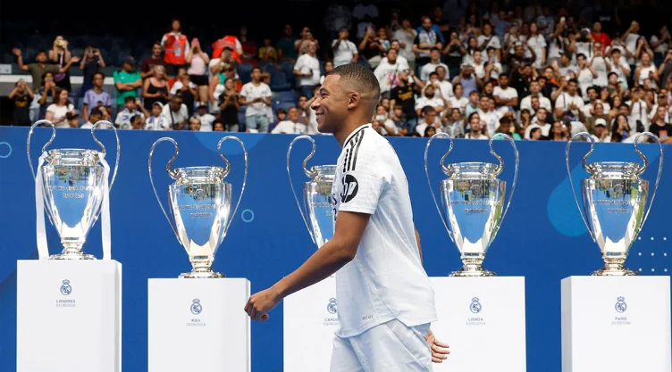 Mbappé con el Real Madrid