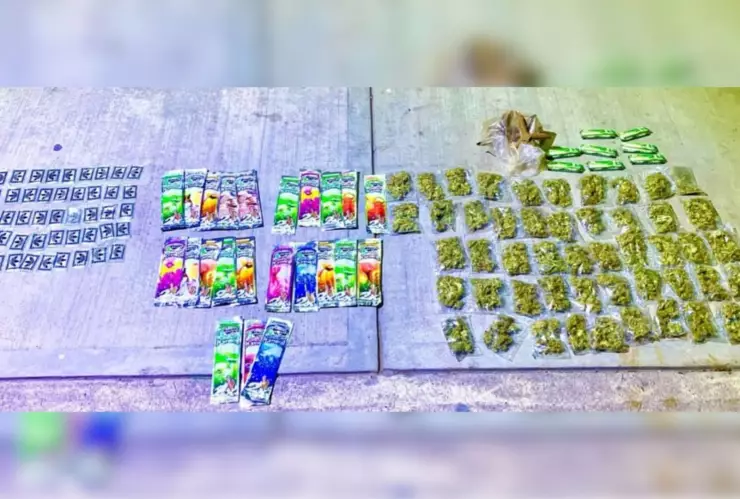 Encuentran droga en parque de Escuinapa