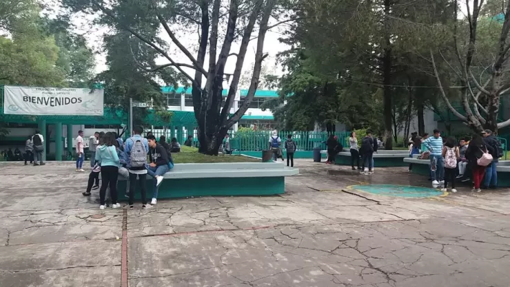 Apuñalan a estudiante en Bachilleres 5