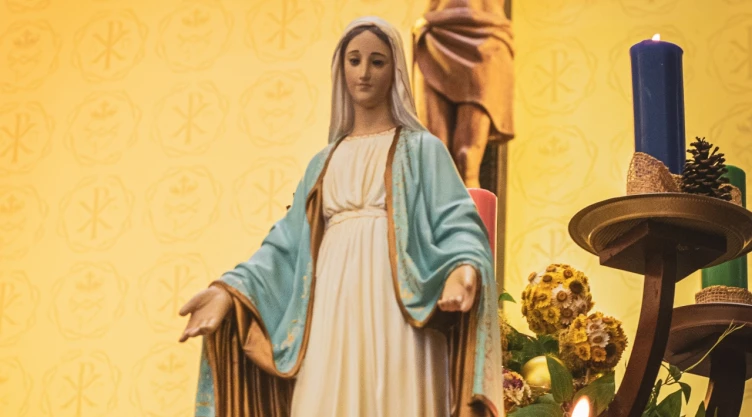 Foto de la Virgen María.