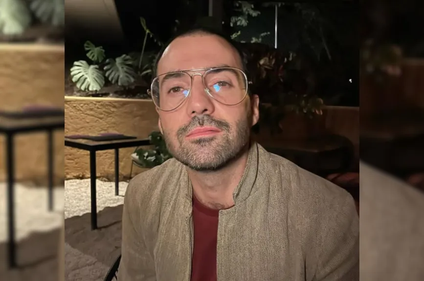 Pablo nació un 2 de febrero de 1984 en la Ciudad de México, por lo que actualmente 41 años y es reconocido por su trabajo en televisión, cine y teatro.