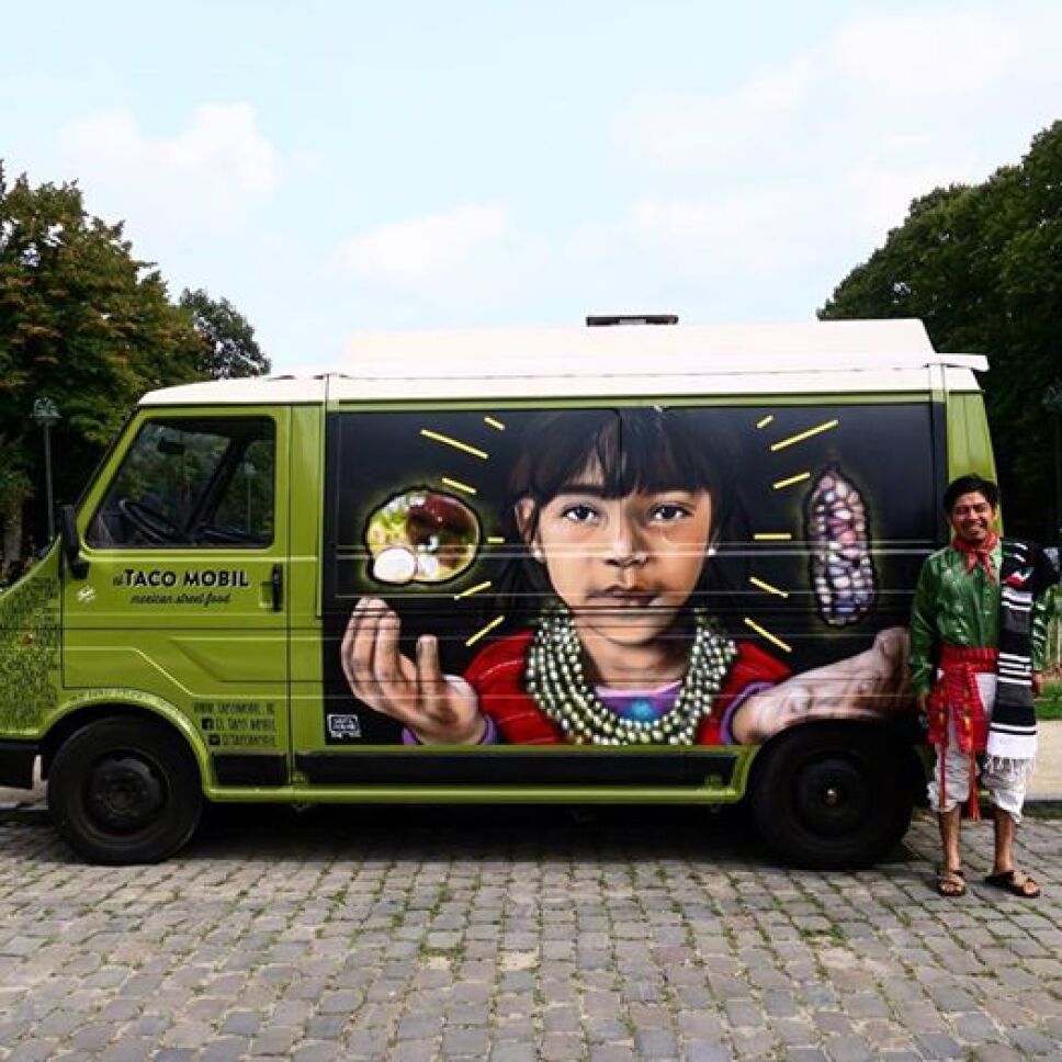 Cultura triqui llega a Berlín con obra del mexicano Joel Merino