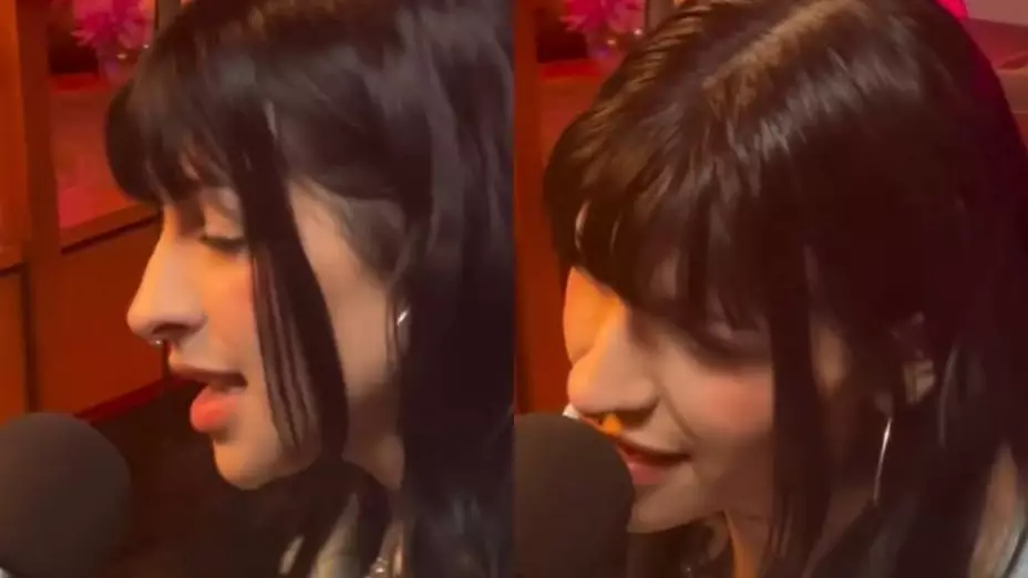 Cazzu canta “Como la flor”