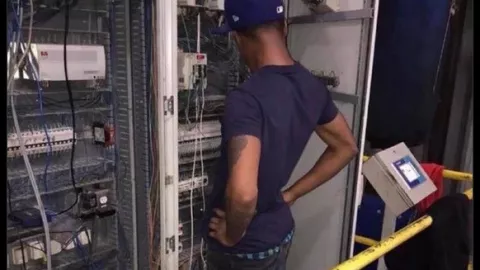 Los mejores memes de la ca&iacute;da global de Microsoft