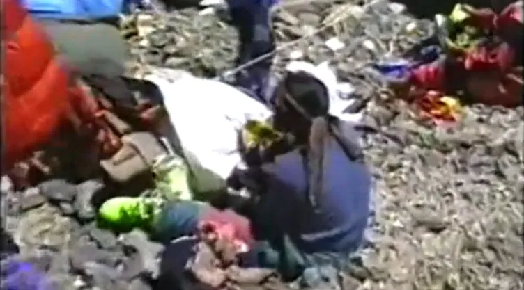 Buscan recuperar el cuerpo de “Botas verdes” del Everest tras 30 años congelado
