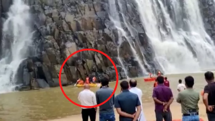 Familia muere ahogada cuando se tomaba una selfie en la India.