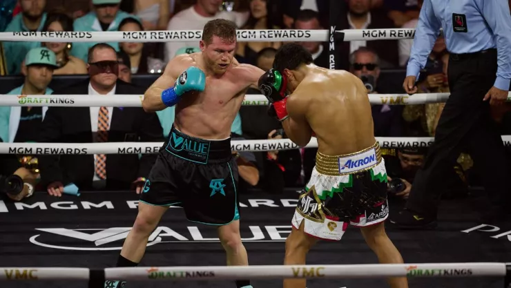 Canelo Álvarez vence con autoridad a Jaime Munguía en una emocionante pelea