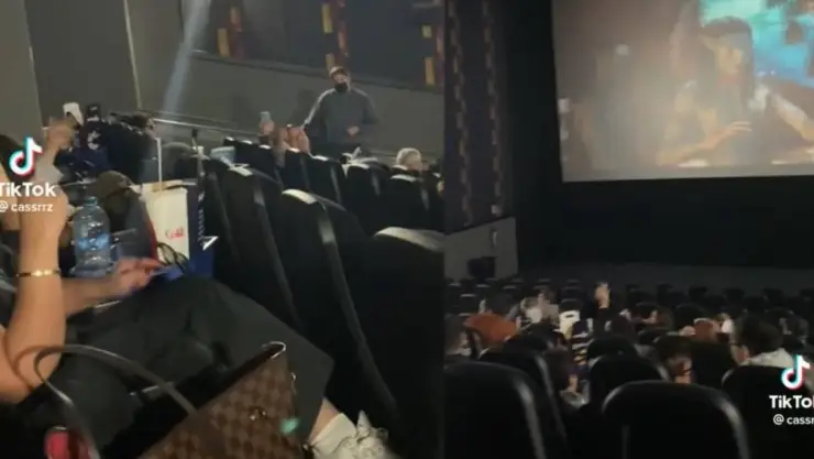 VIDEO Captan a pareja haciendo el delicioso en plena función de Avatar