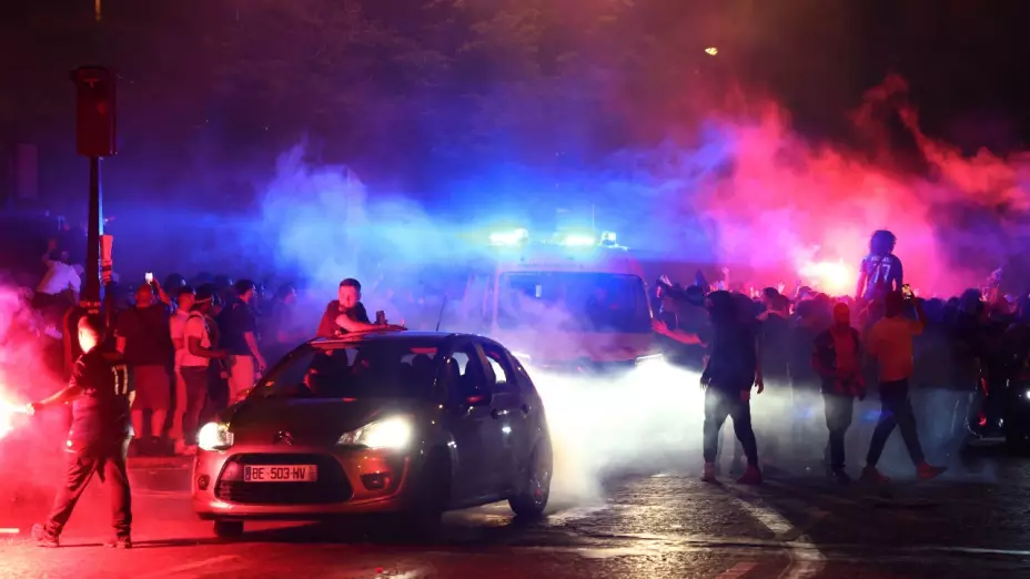 Así ocurrieron los desmanes en París.