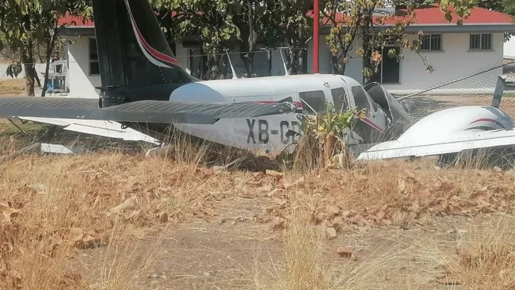 Aterriza de emergencia avioneta en la que viajaba alcaldesa de Nayarit