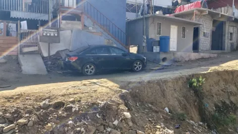 Desapareció la calle en la colonia Francisco Villa de Tijuana, denuncian vecinos del Callejón Ciprés