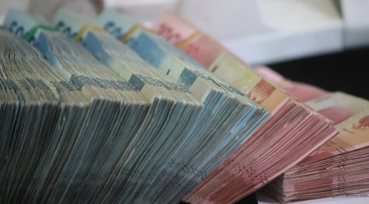 reciclaje-dinero-billetes-abono.jpg