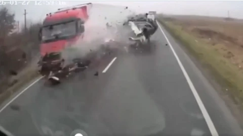 Choque fatal deja 7 aficionados del club de fútbol griego PAOK Salónica sin vida