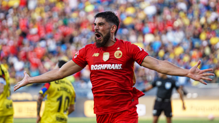 Bruno M&eacute;ndez con Toluca