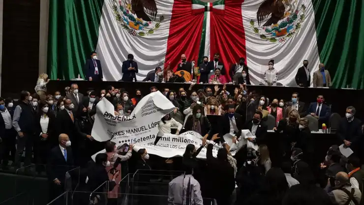 toma de tribuna.jpeg