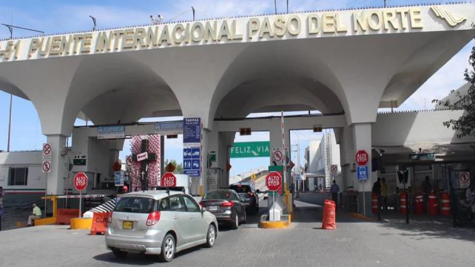 Se extiende un mes más cierre de fronteras entre México y EU