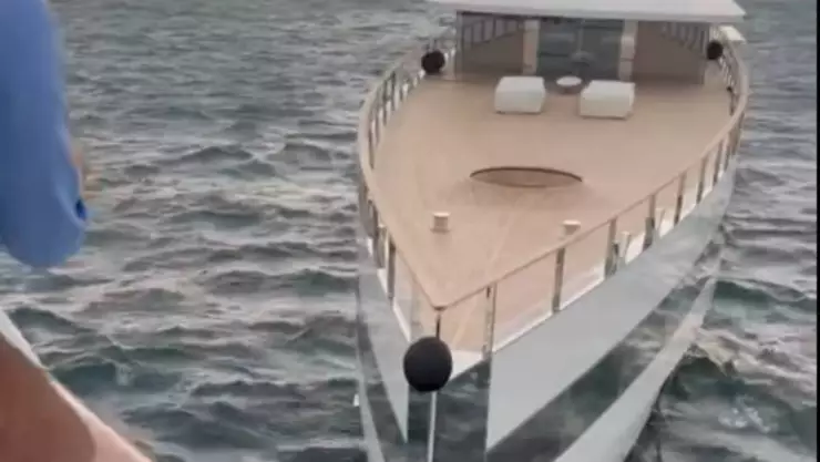 Así fue el momento en que el yate de Steve Jobs se estrelló contra la embarcación de Ricardo Salinas