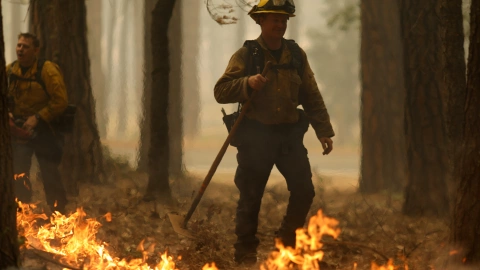 EL infierno del incendio Dixie se extiende en California. 