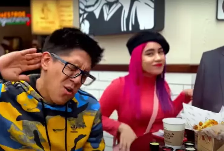 Tito Silva lo vuelve a hacer y se hace viral con su canción Kesezooo