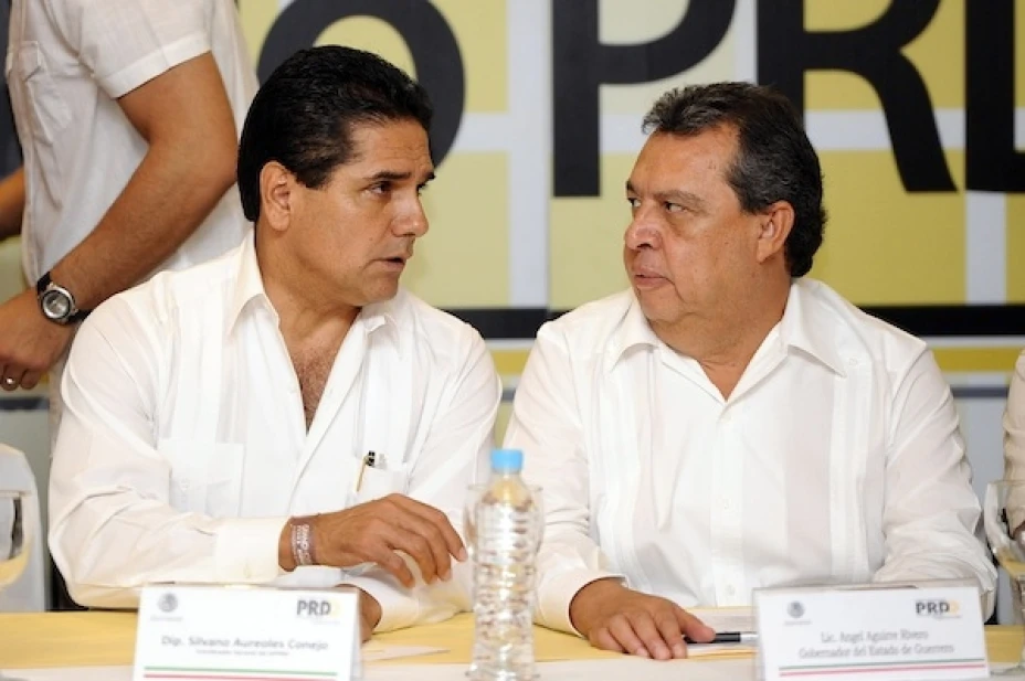 Silvano Aureoles y Ángel Aguirre, presidente de la Mesa Directiva de la Cámara de Diputados y gobernador de Guerrero, respectivamente