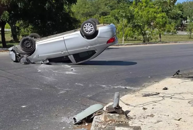 Fuerte accidente en Los Héroes deja caos vehicular en calles de Mérida