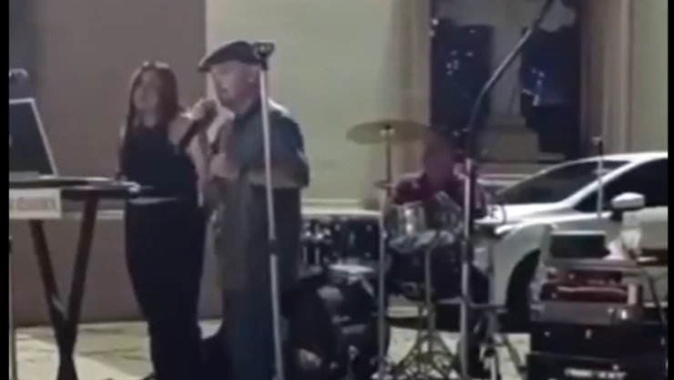 Video: Maestro de secundaria muere mientras cantaba “A mi manera” en Sonora 