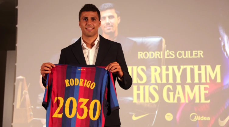 Rodri con la camiseta del Barcelona