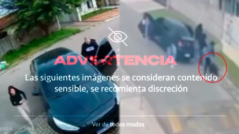 Captan en VIDEO momento en que sicarios asesinan a balazos a un hombre afuera de su casa; su esposa logra escapar