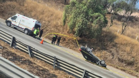 Volcadura en la 57 Coyotepec 9 de marzo